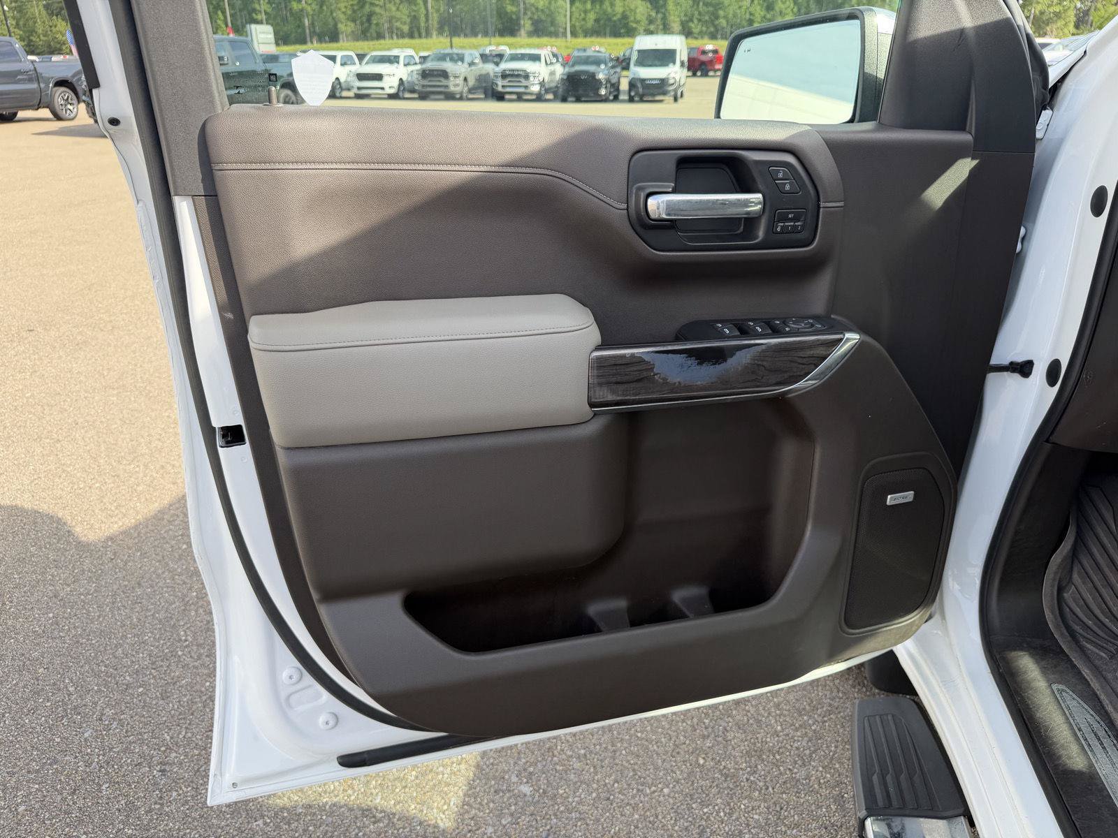 Used 2022 Chevrolet Silverado 1500 LTZ w/ LTZ Premium Texas Edition AWD/4WD image 15