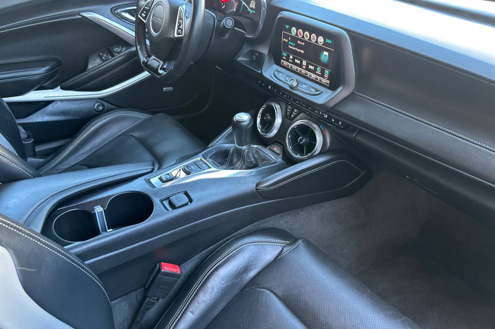 Used 2016 Chevrolet Camaro LT RWD image 18