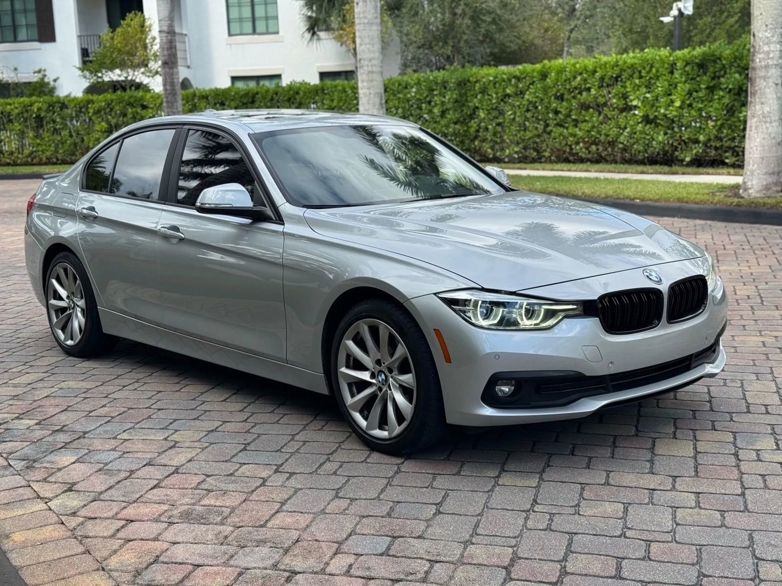 Used 2018 BMW 320i xDrive Sedan