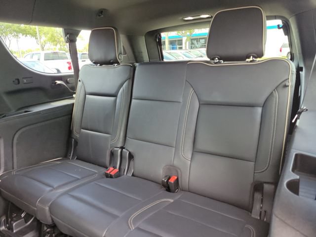 Used 2022 Chevrolet Suburban Premier AWD/4WD image 18