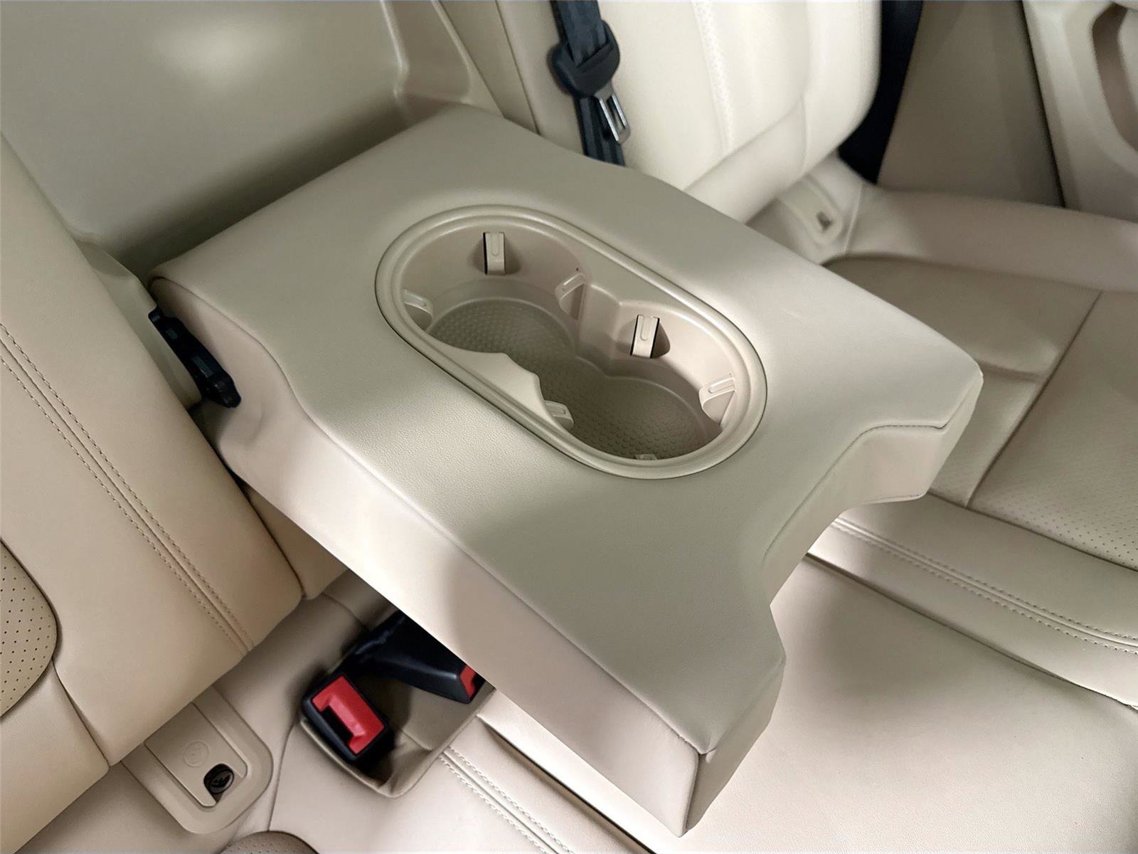 Used 2024 Porsche Macan T w/ Premium Plus Package image 38