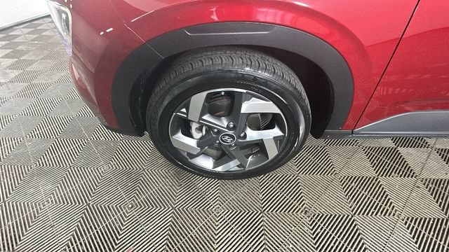 Used 2025 Hyundai Venue SEL FWD image 10