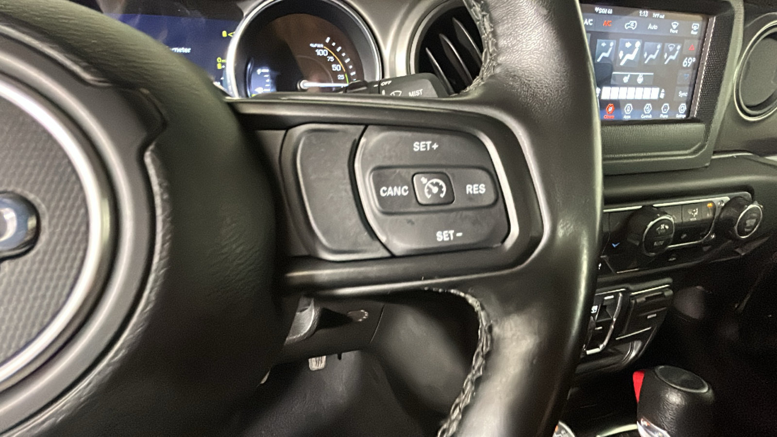 Used 2023 Jeep Wrangler Unlimited w/ Cold Weather Group AWD/4WD image 20