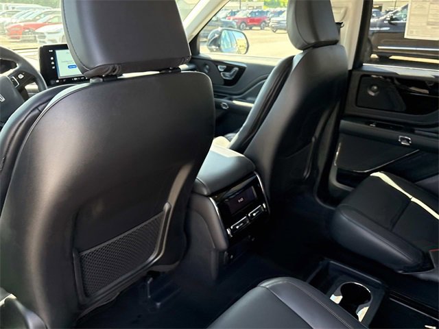 New 2025 Lincoln Aviator AWD w/ Equipment Group 101A image 17