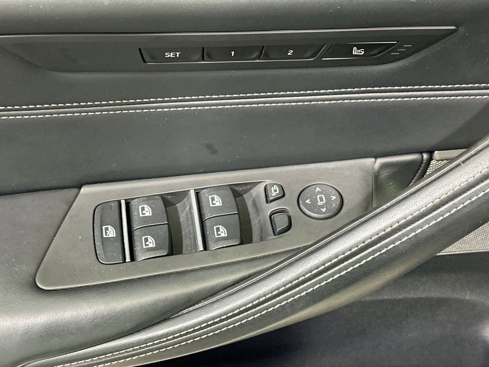 Used 2020 BMW M550i xDrive image 16