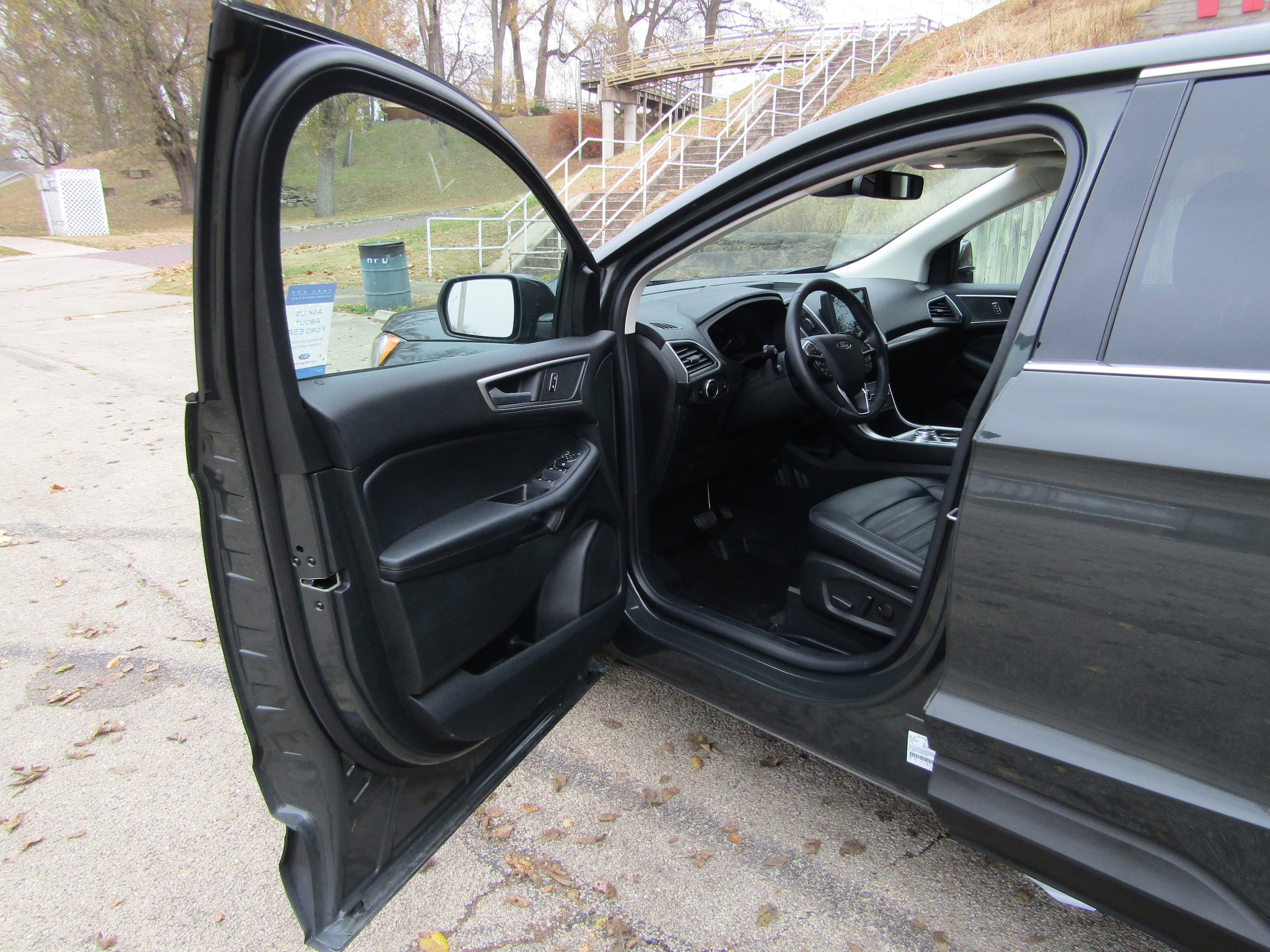 Certified 2024 Ford Edge SEL w/ Convenience Package image 9