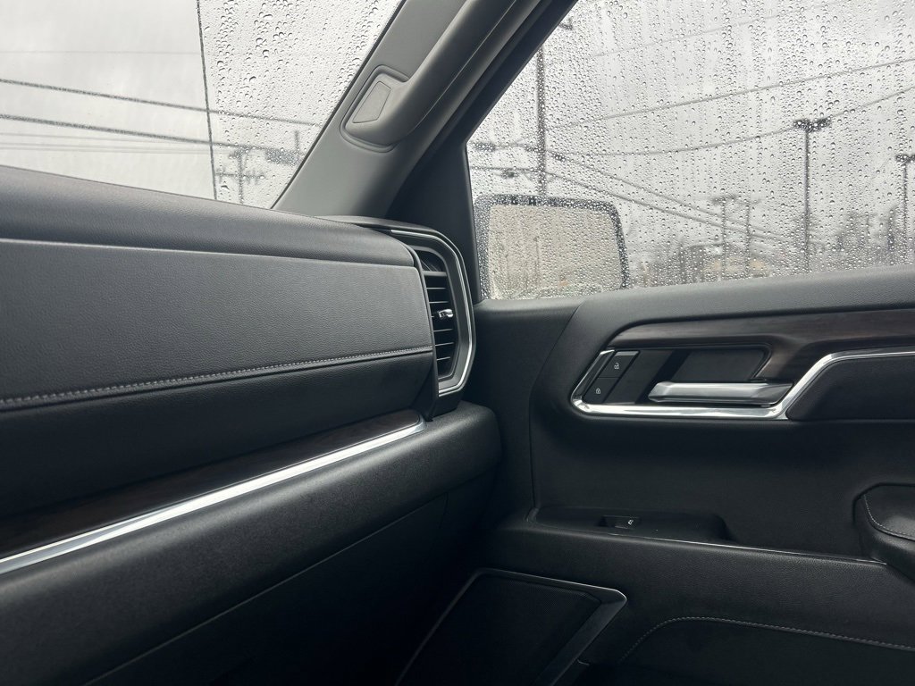 Used 2024 GMC Sierra 1500 SLT w/ X31 Off-Road Package image 23