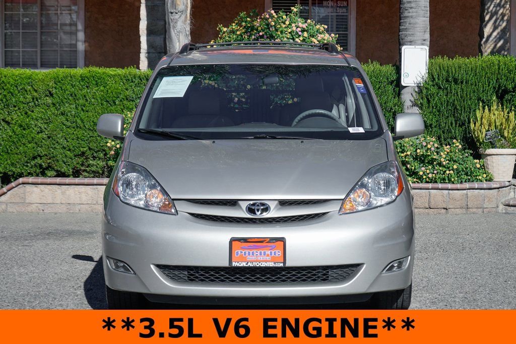 Used 2007 Toyota Sienna XLE image 4