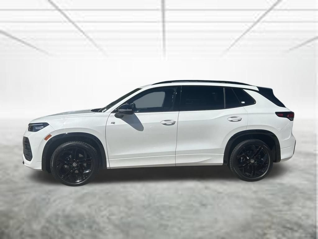 New 2026 Volkswagen Tiguan SE R-Line FWD image 2
