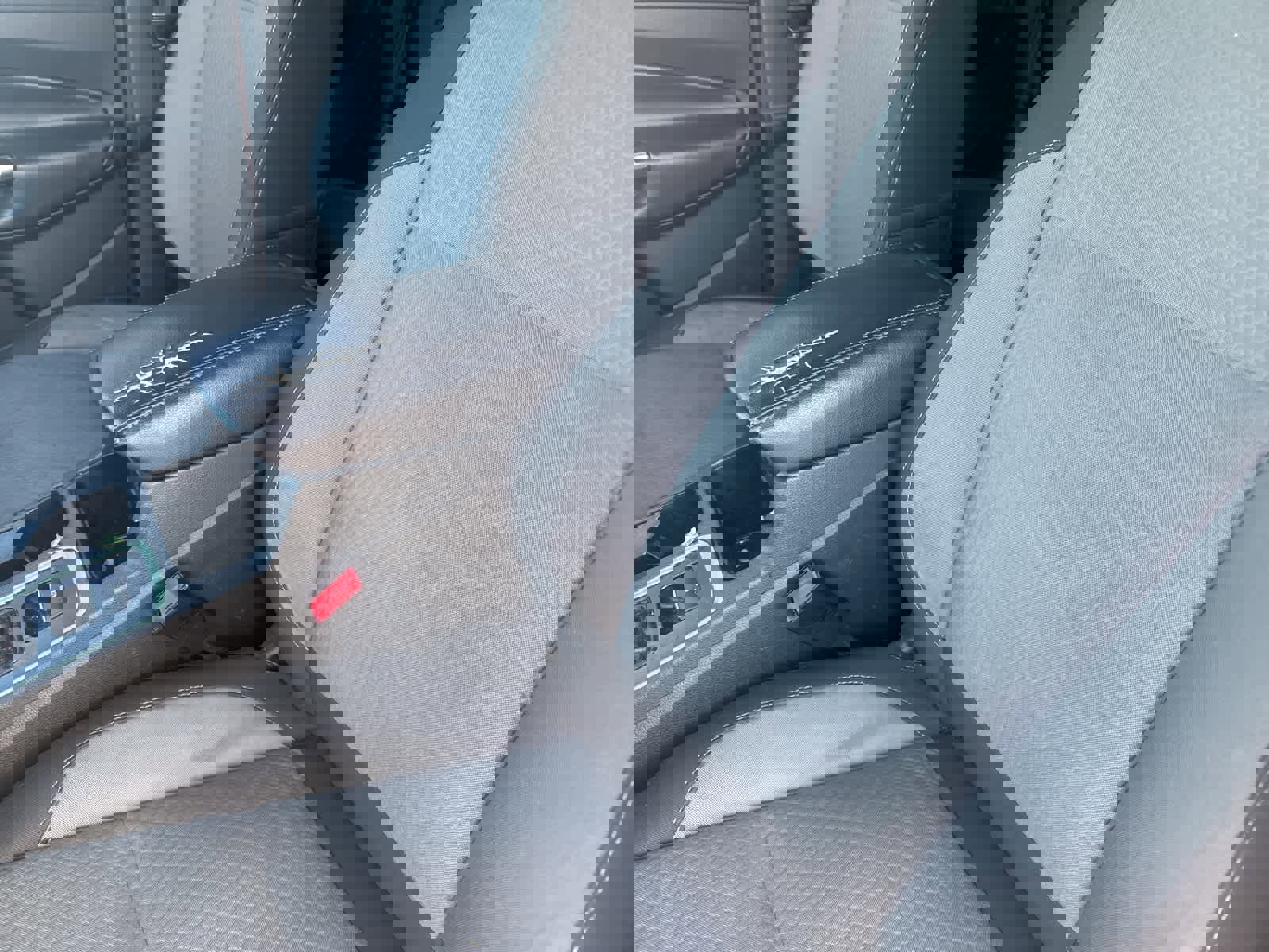 Used 2017 Ford Escape SE w/ Equipment Group 201A image 24