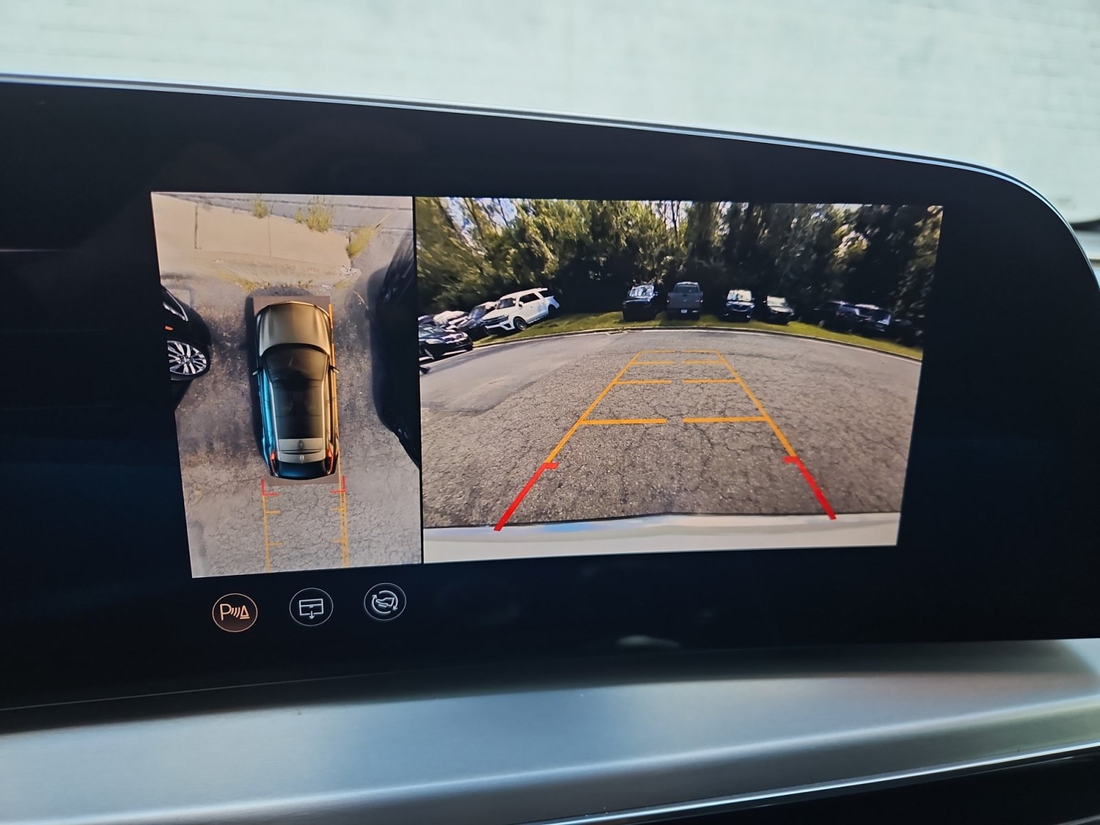 Used 2024 Cadillac Lyriq Luxury RWD image 19