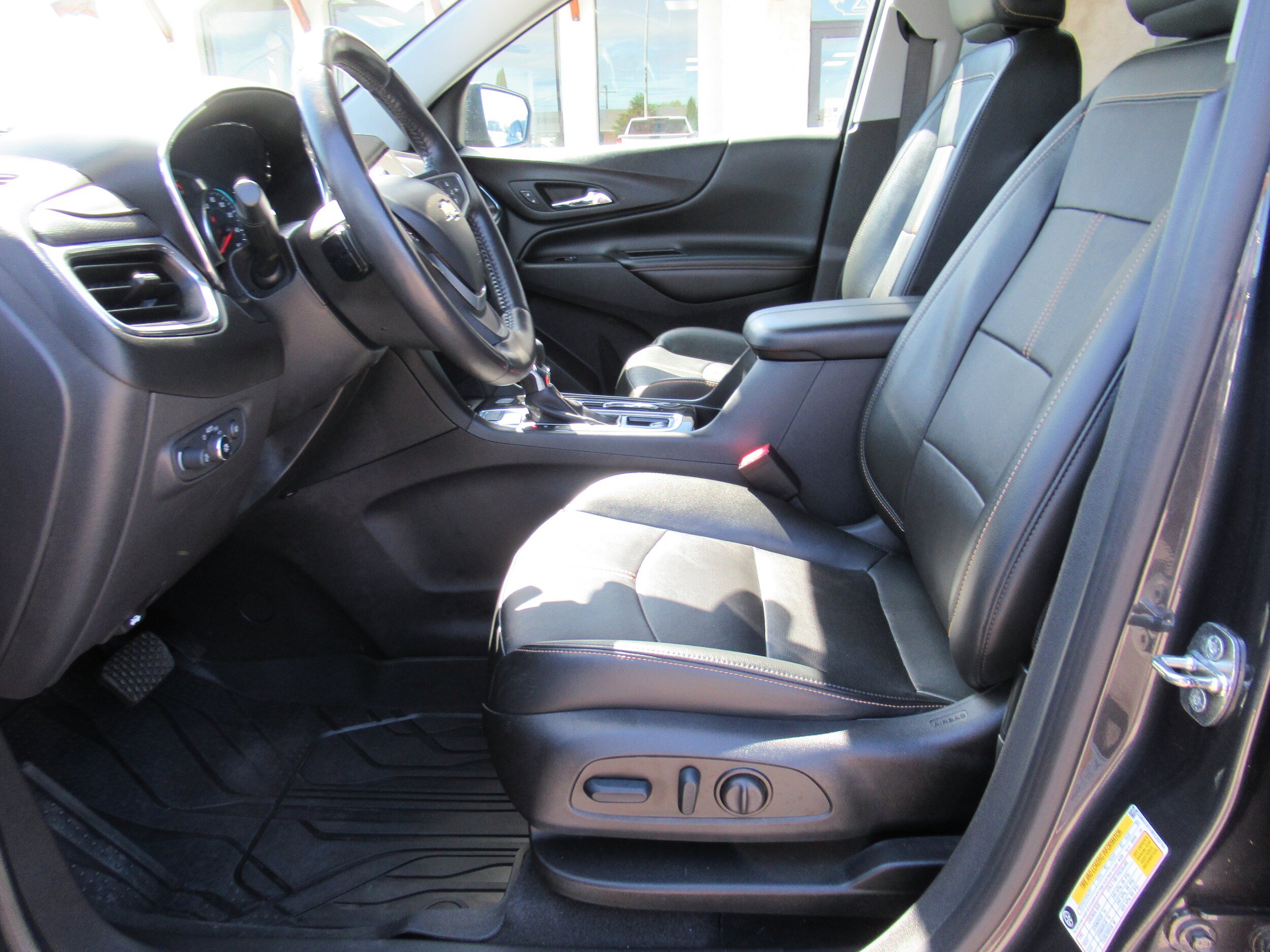 Used 2022 Chevrolet Equinox Premier AWD/4WD image 7