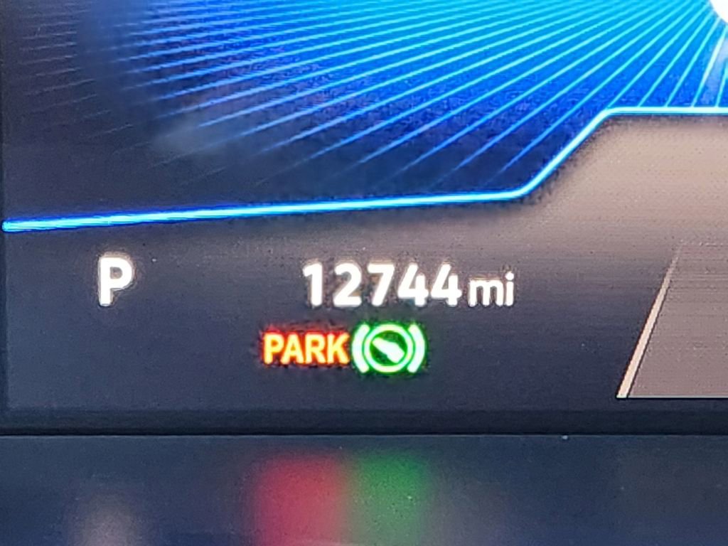 Certified 2024 Volkswagen Tiguan SE image 21