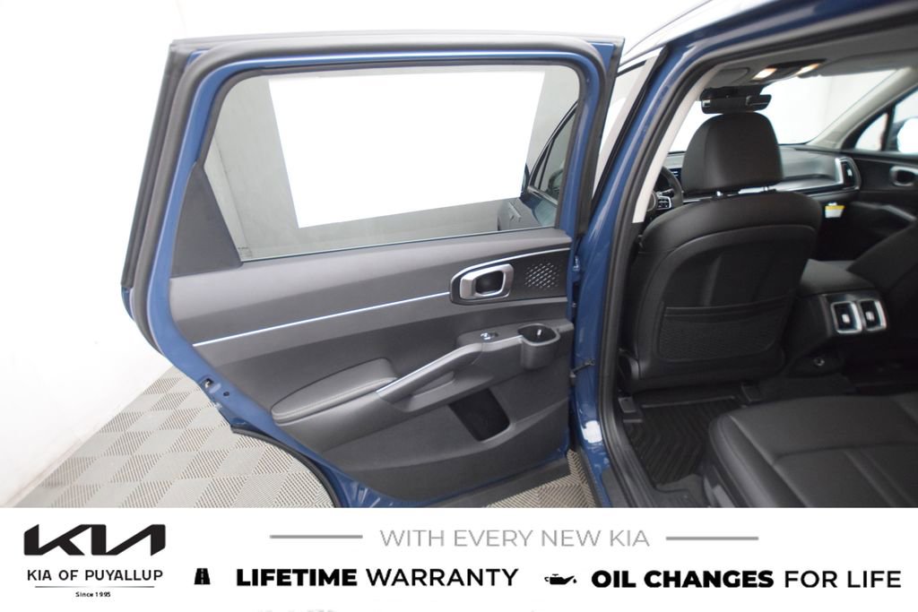 New 2025 Kia Sorento S image 11