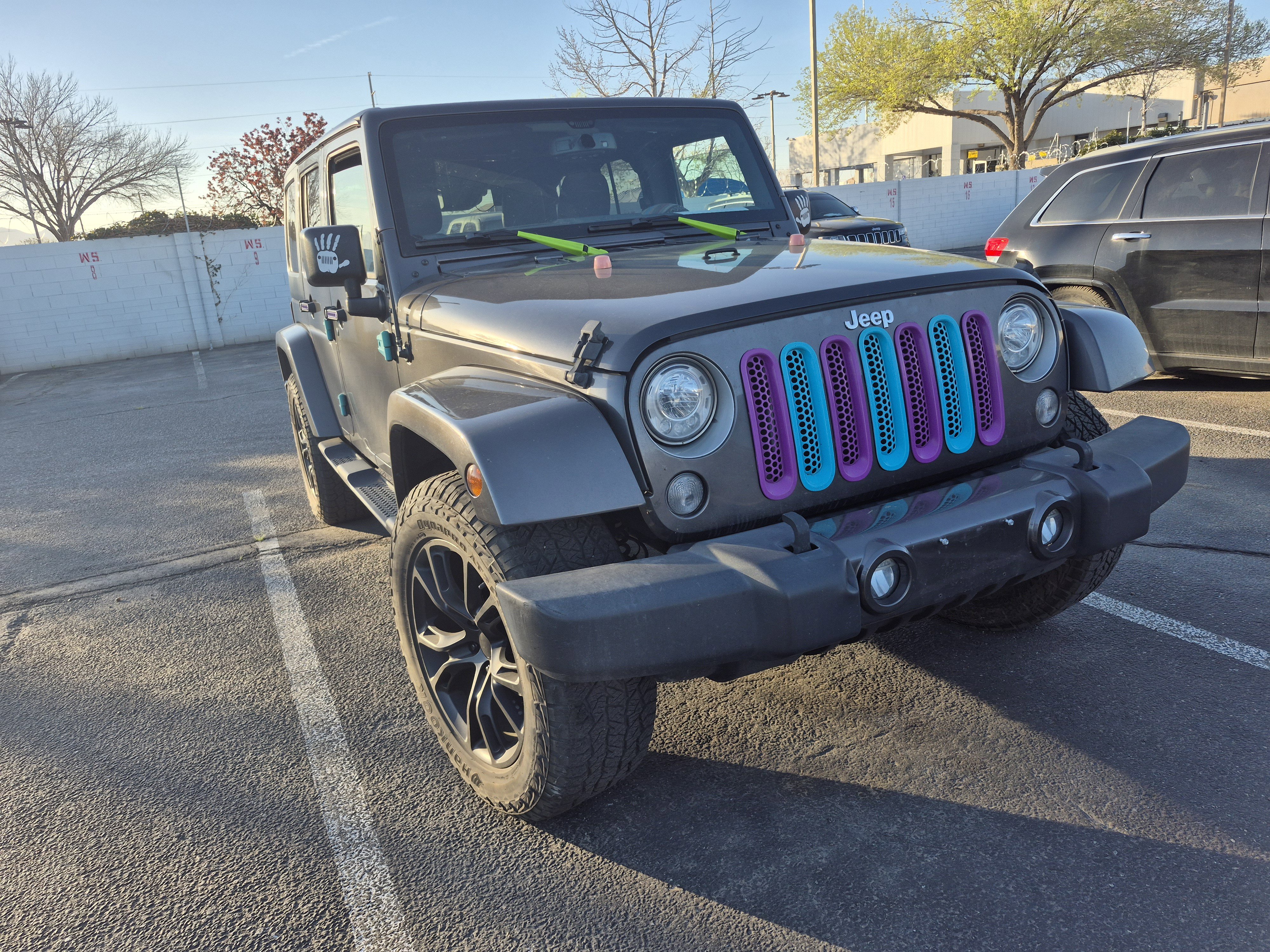 Used 2018 Jeep Wrangler Unlimited Sahara w/ Connectivity Group image 3