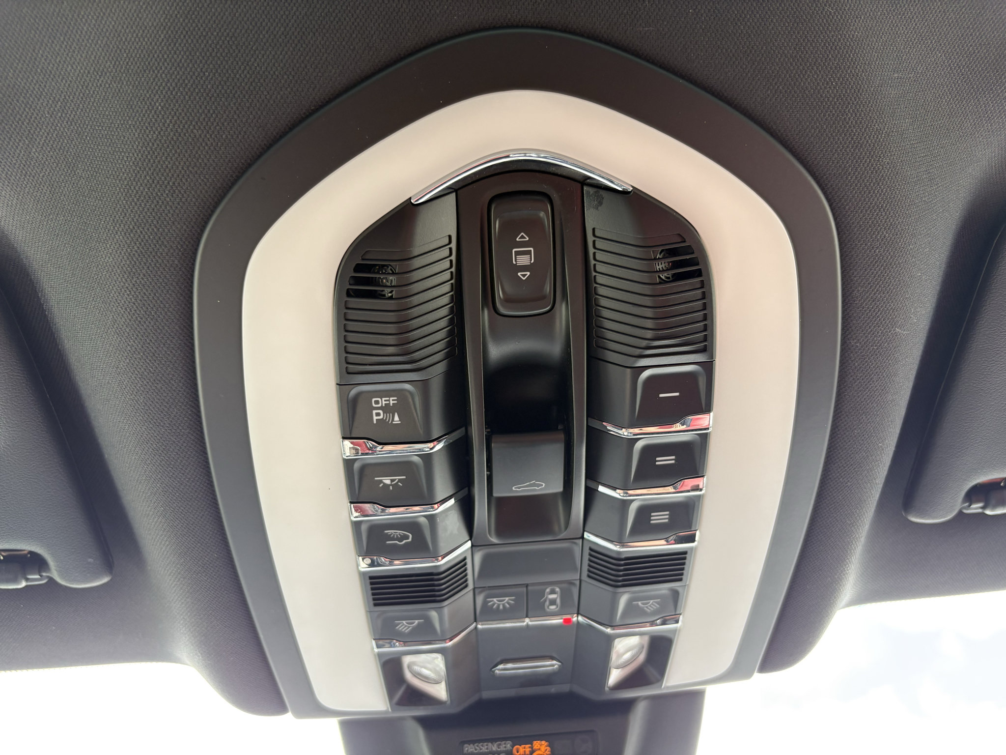 Used 2024 Porsche Macan S AWD/4WD image 33