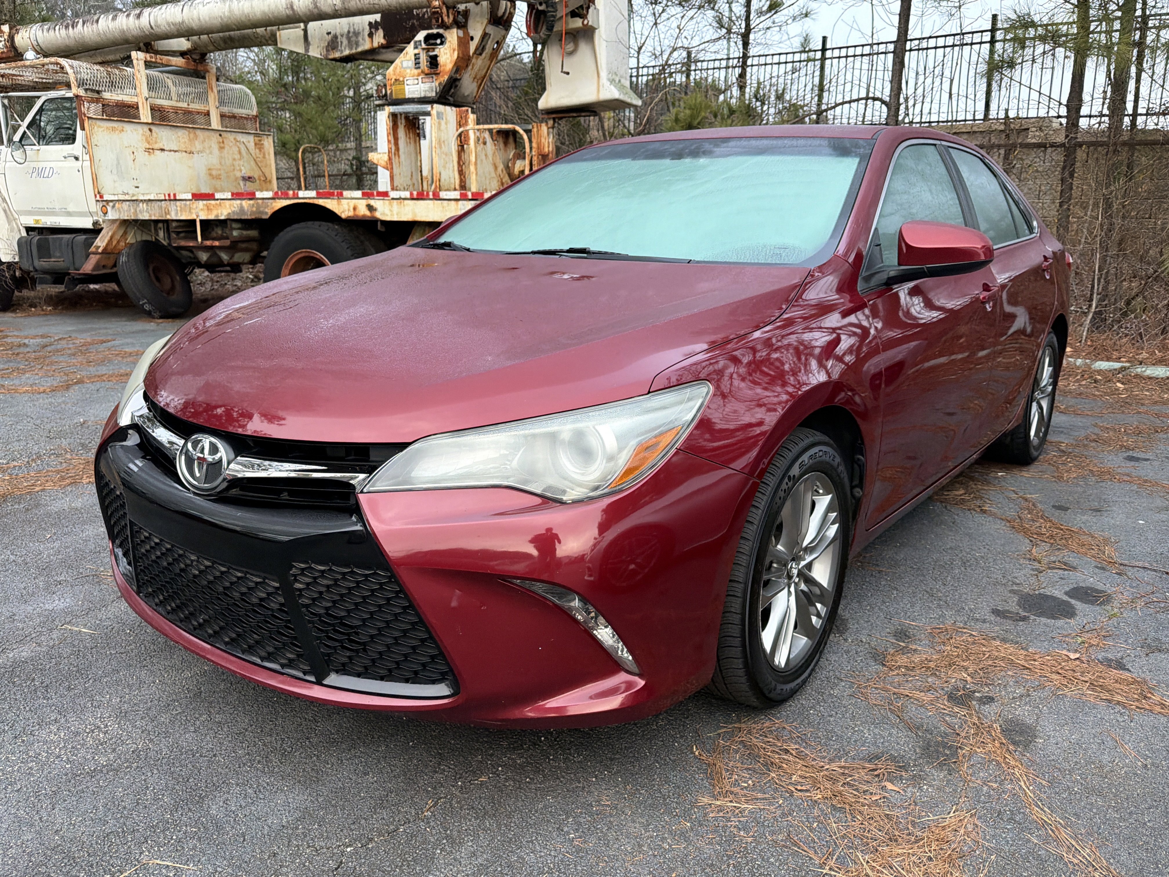 Used 2017 Toyota Camry SE image 5