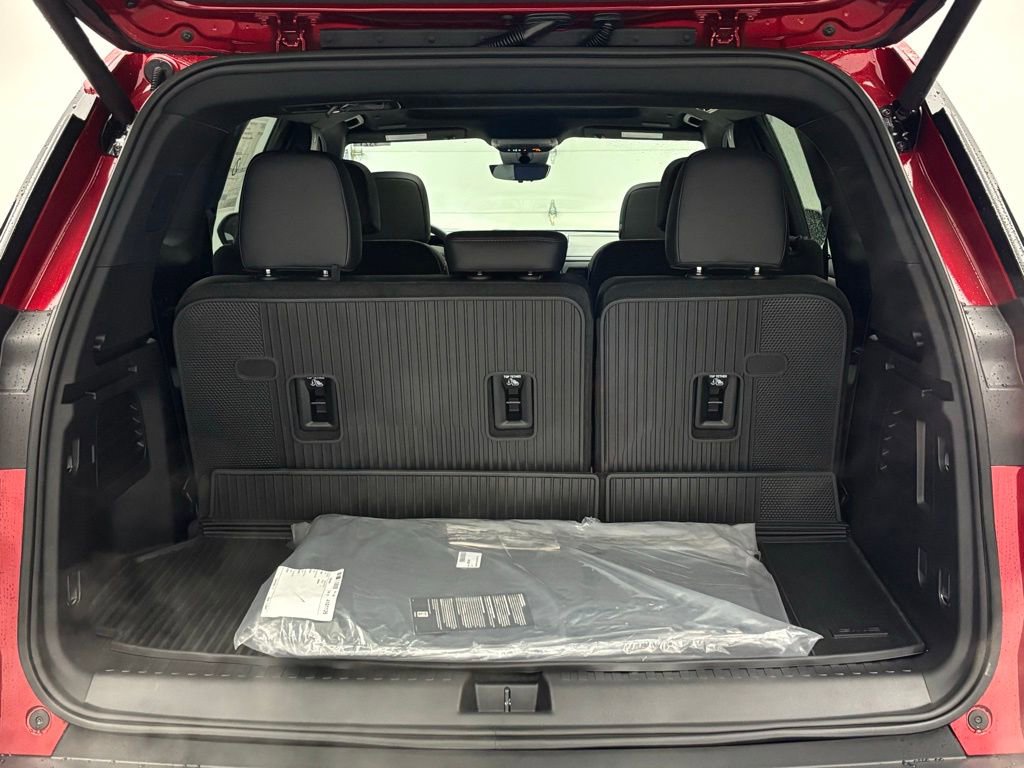 New 2026 GMC Acadia Elevation w/ Elevation Premium Package AWD/4WD image 12