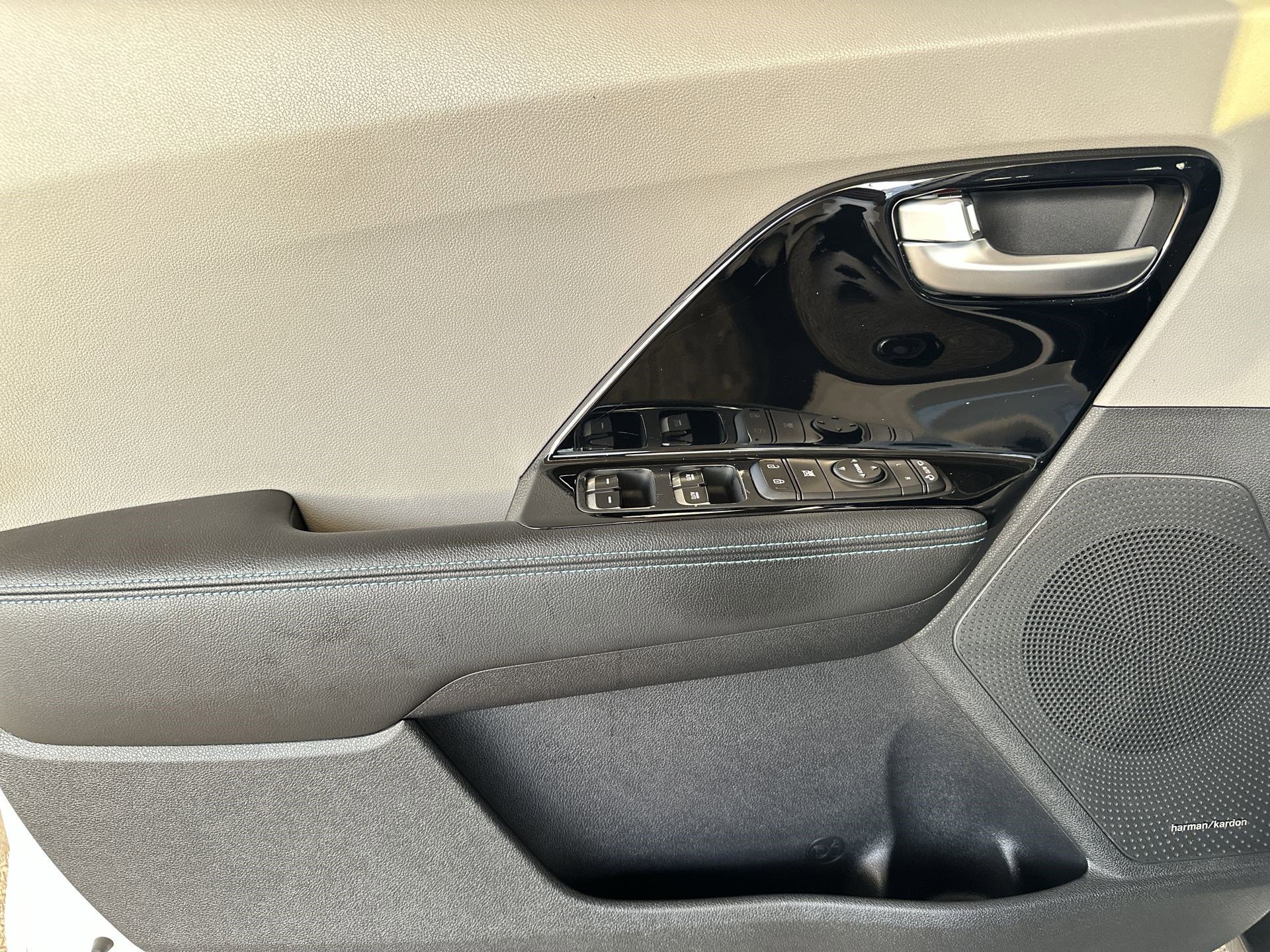 Certified 2022 Kia Niro EX Premium image 30