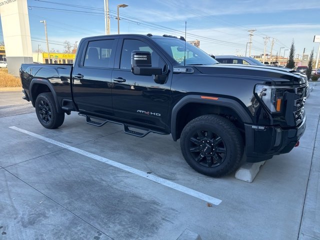 Used 2024 GMC Sierra 2500 AT4 w/ Technology Package image 5