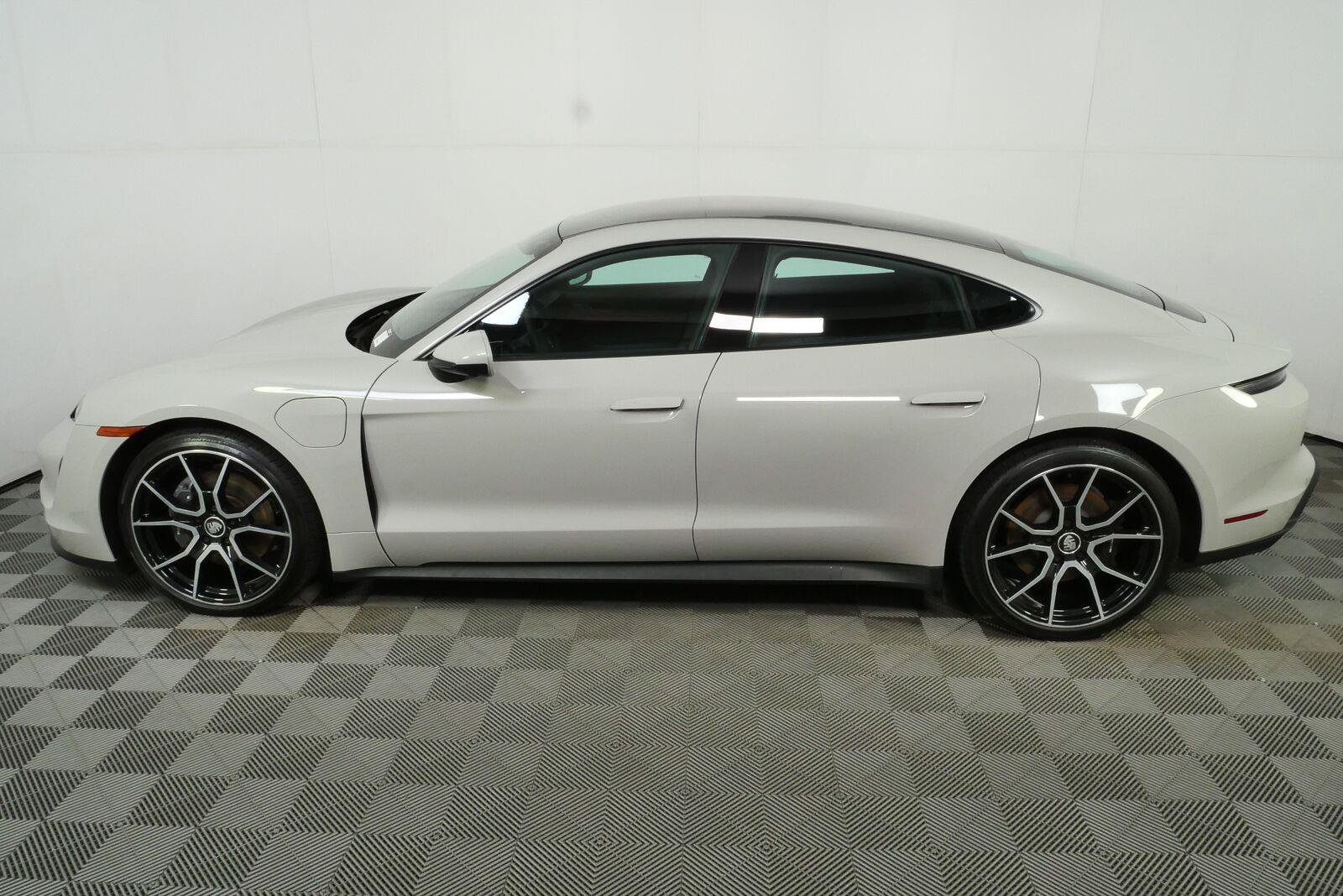 Certified 2024 Porsche Taycan RWD image 2