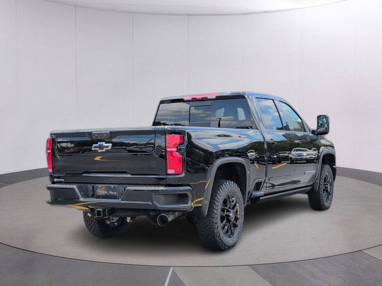 New 2026 Chevrolet Silverado 2500 High Country w/ High Country Premium Package AWD/4WD image 7