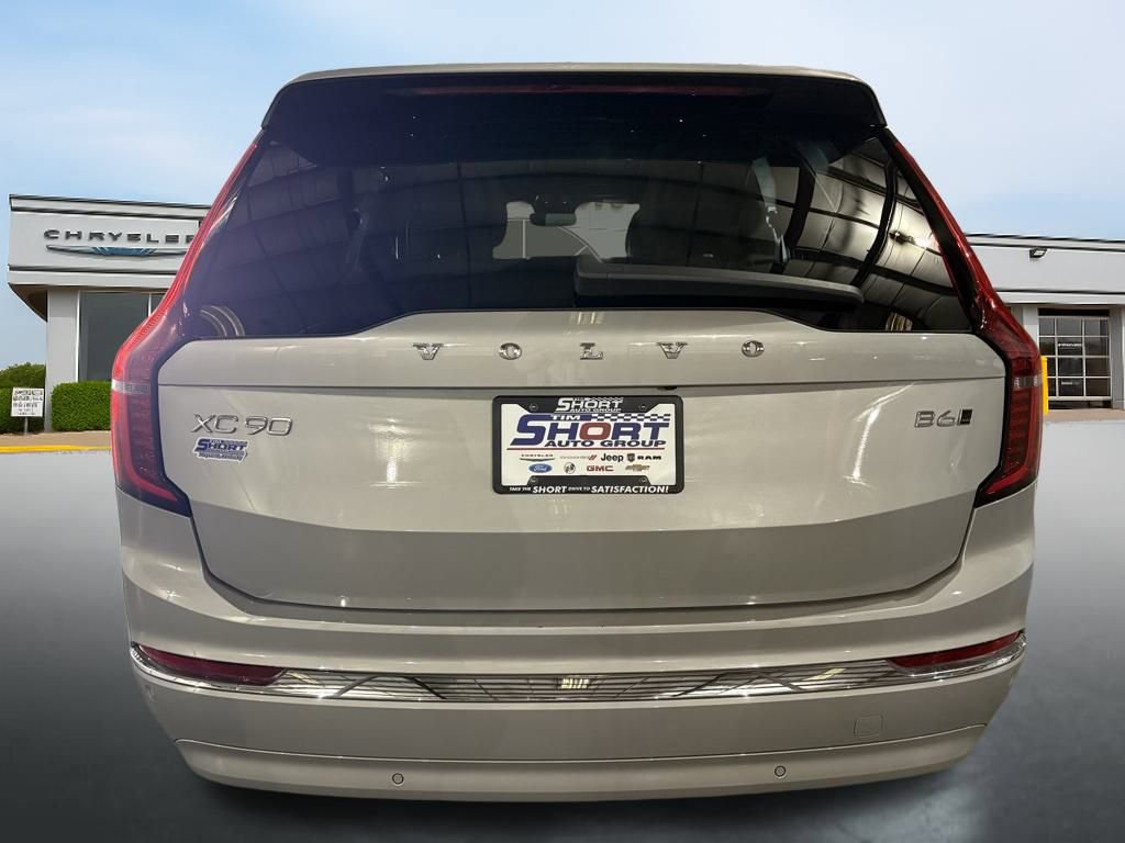 Used 2025 Volvo XC90 B6 Plus image 4