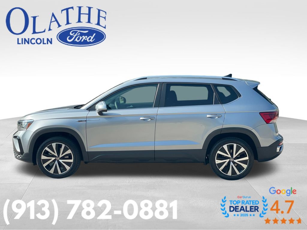 Used 2023 Volkswagen Taos SE FWD image 4