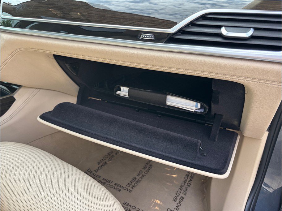 Used 2016 BMW 750i RWD image 51