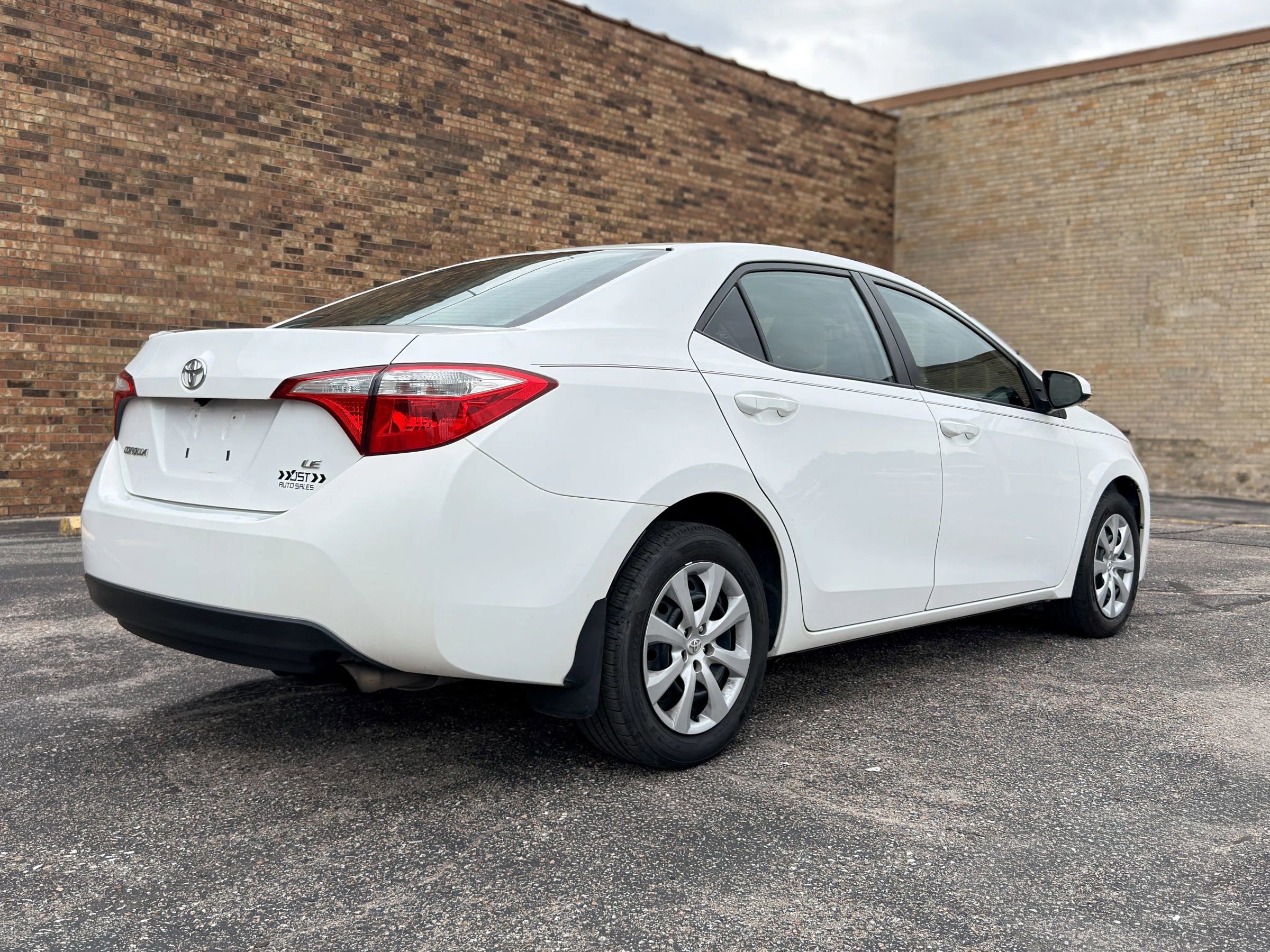 Used 2016 Toyota Corolla LE FWD image 8