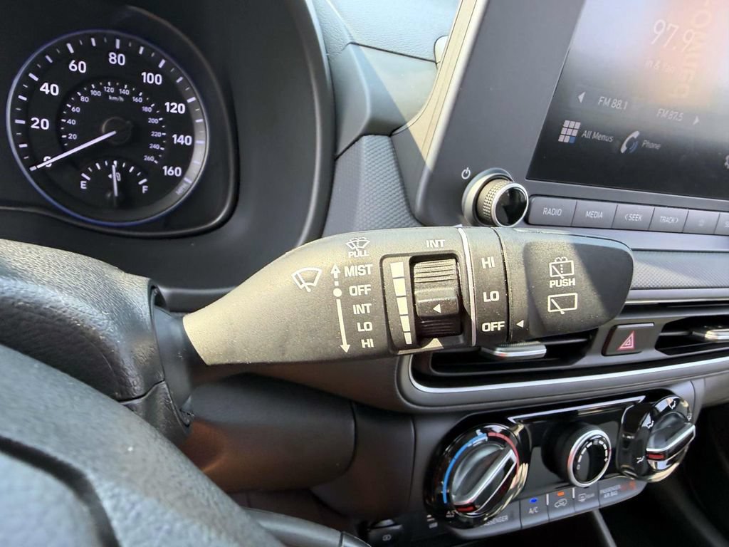 Certified 2023 Hyundai Kona SE AWD/4WD image 31