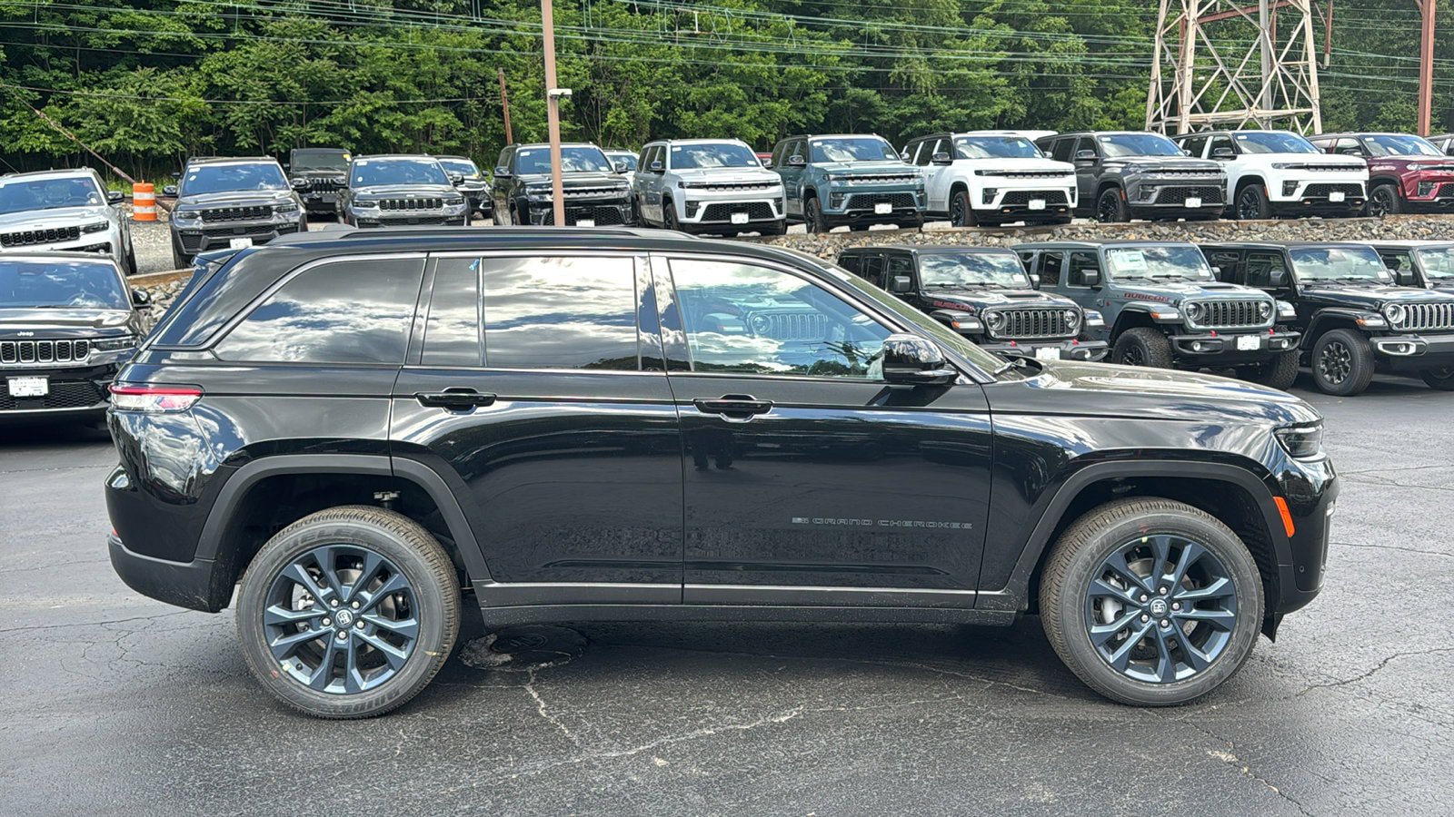 New 2026 Jeep Grand Cherokee Limited AWD/4WD image 4