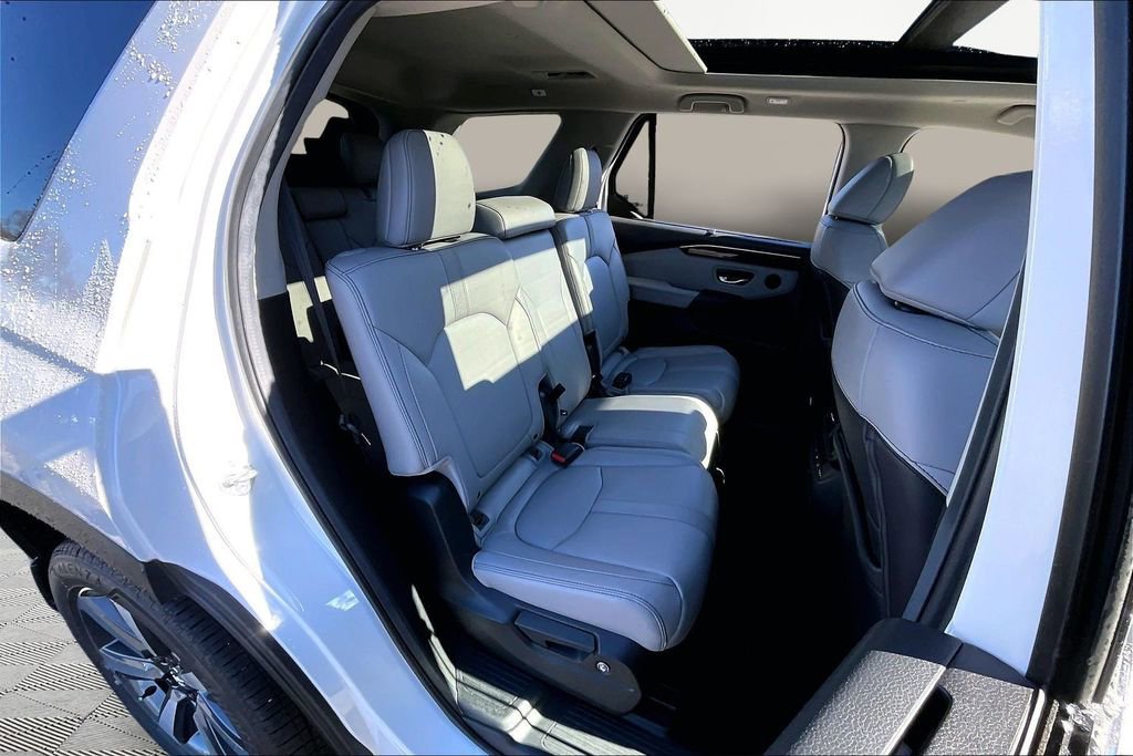 Used 2025 Honda Pilot Touring image 19