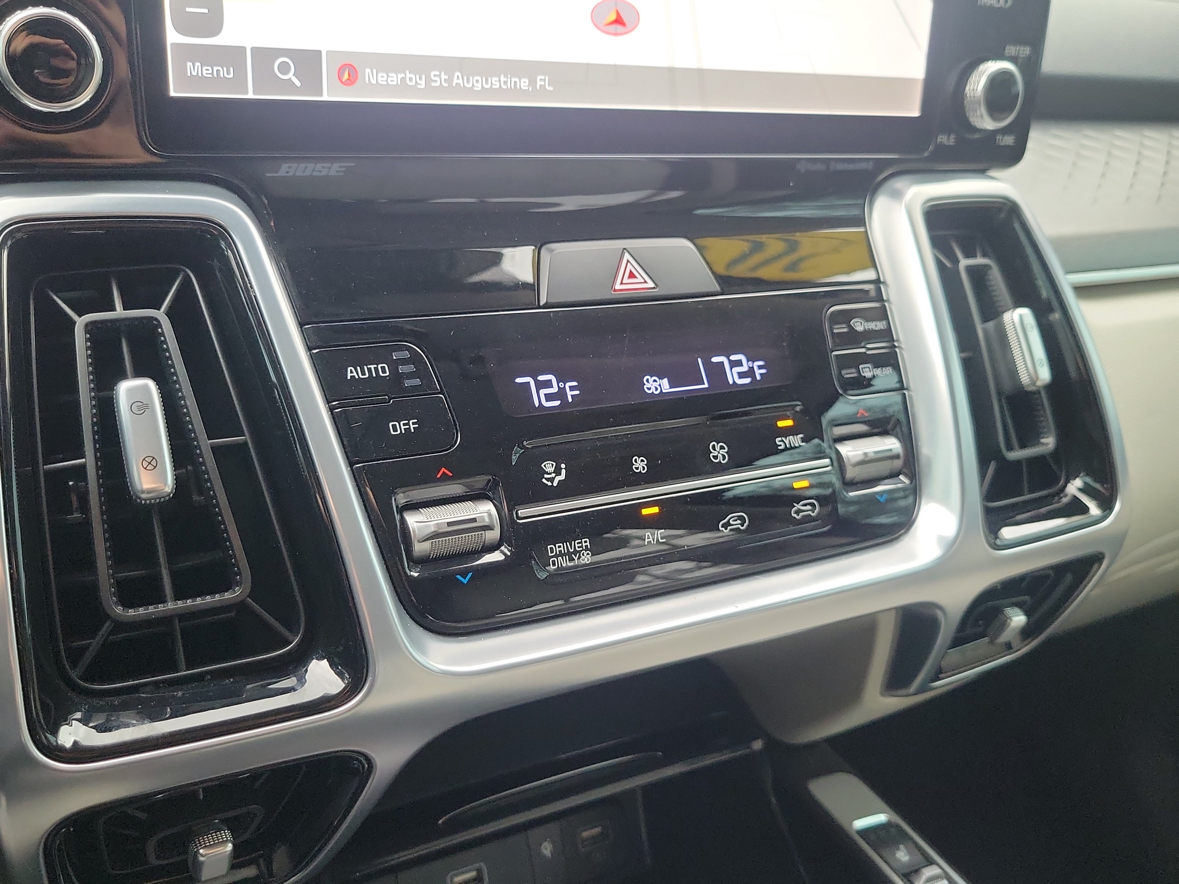 Certified 2022 Kia Sorento SX Prestige w/ Panoramic Sunroof Package AWD/4WD image 34
