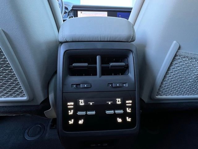 Used 2024 Porsche Macan 4 Electric image 31
