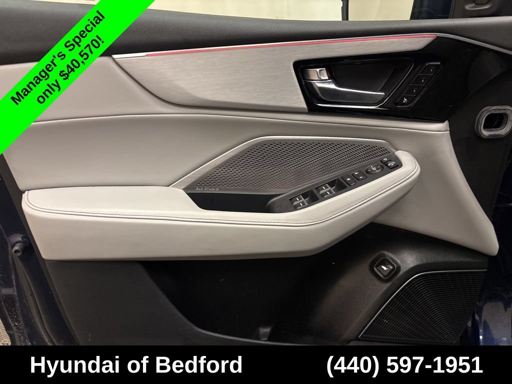 Used 2023 Acura MDX SH-AWD w/ Technology Package image 11