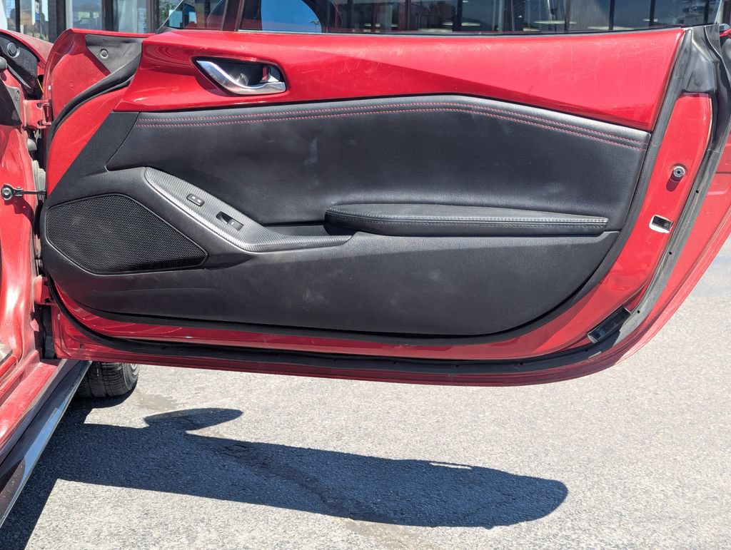 Used 2017 MAZDA MX-5 Miata RF Club w/ Appearance Package RWD image 32