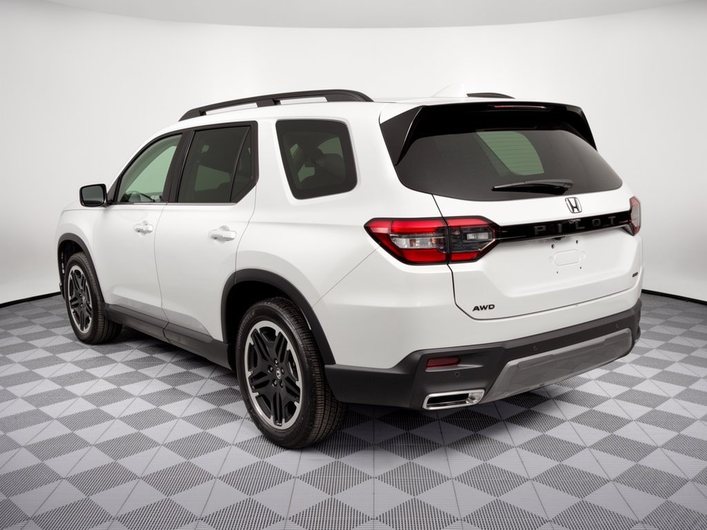 Used 2026 Honda Pilot Touring image 3