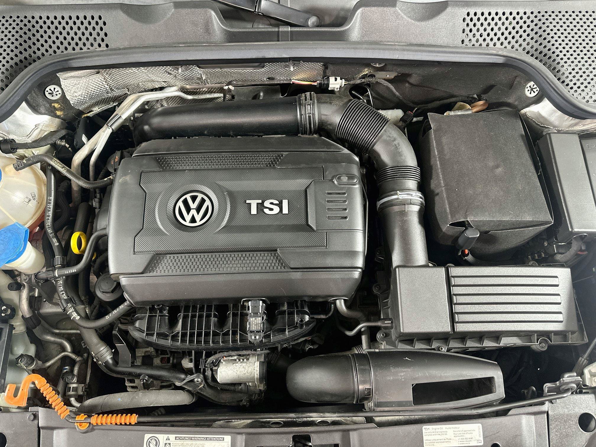 Used 2013 Volkswagen Beetle 2.0T FWD image 27