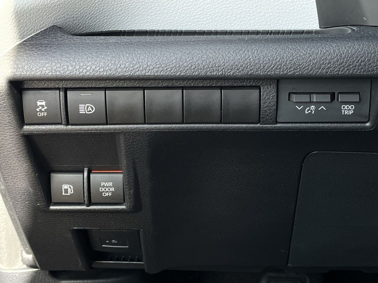 Used 2025 Toyota Sienna XLE FWD image 20