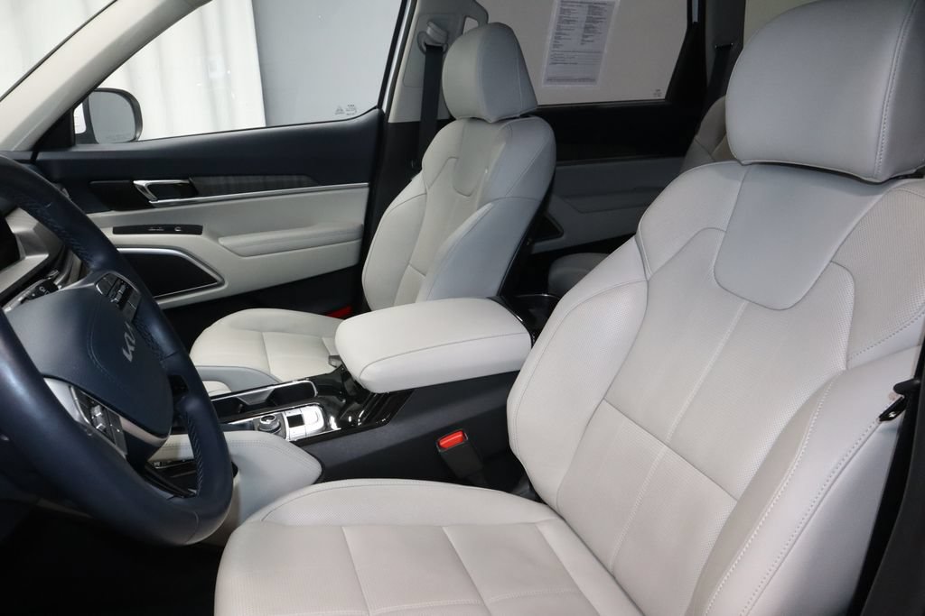 Used 2024 Kia Telluride EX w/ EX Captain's Chair Package AWD/4WD image 26