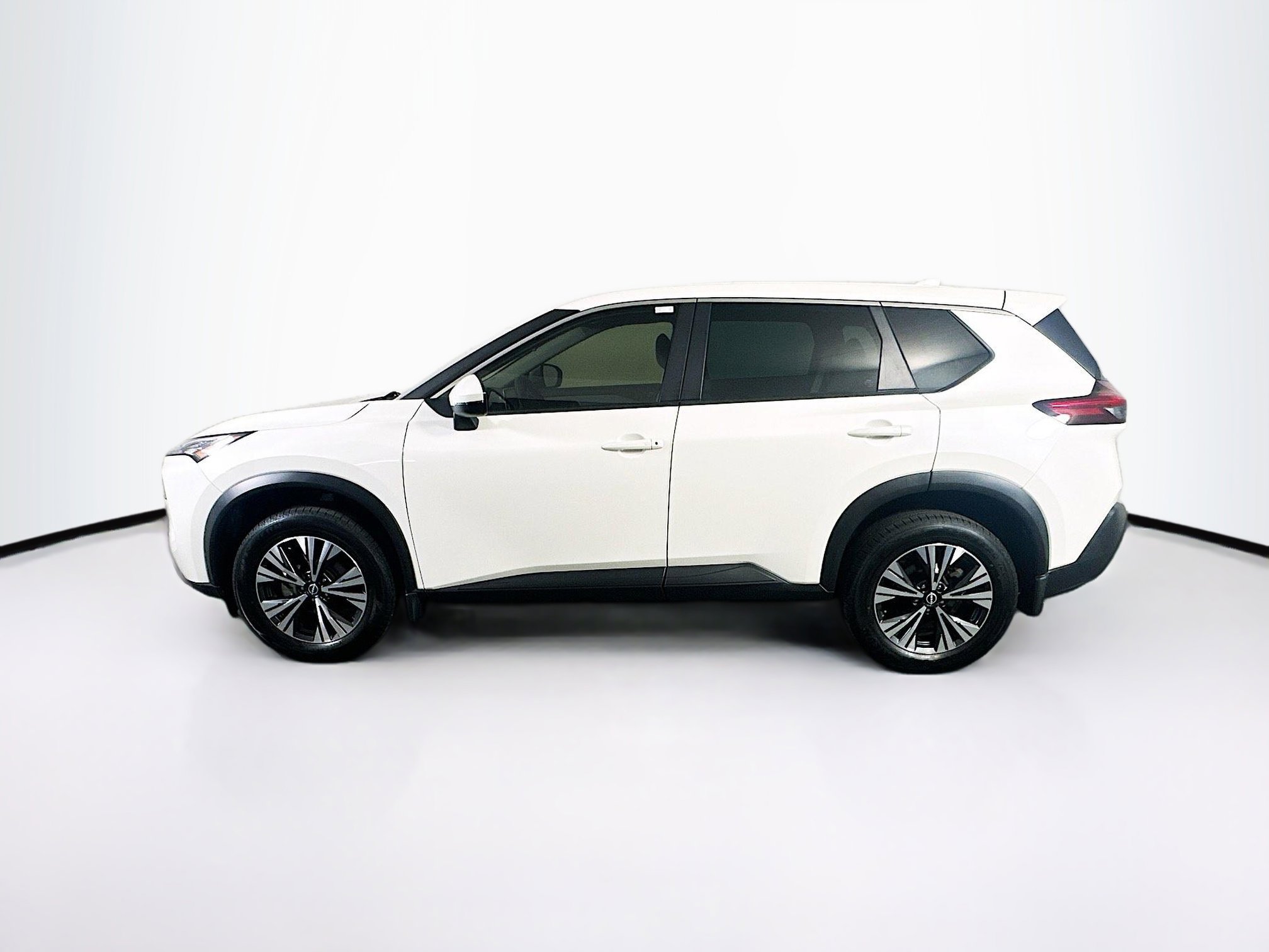 Used 2023 Nissan Rogue SV image 4