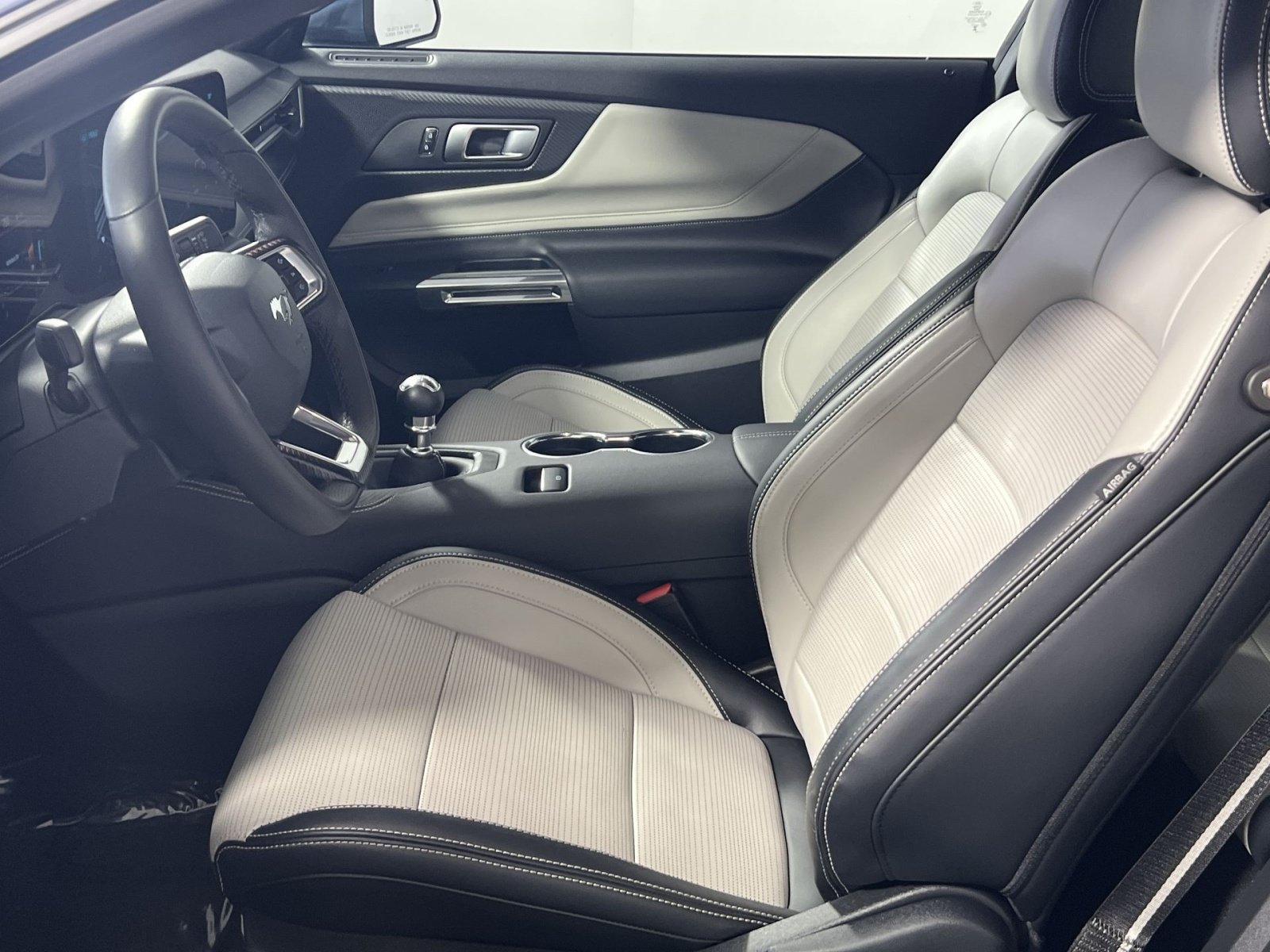 Used 2025 Ford Mustang GT Premium RWD image 14
