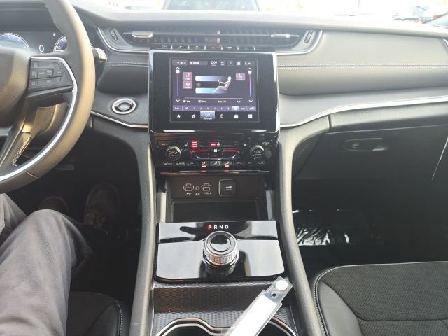 New 2025 Jeep Grand Cherokee Altitude w/ Trailer Tow Package image 23