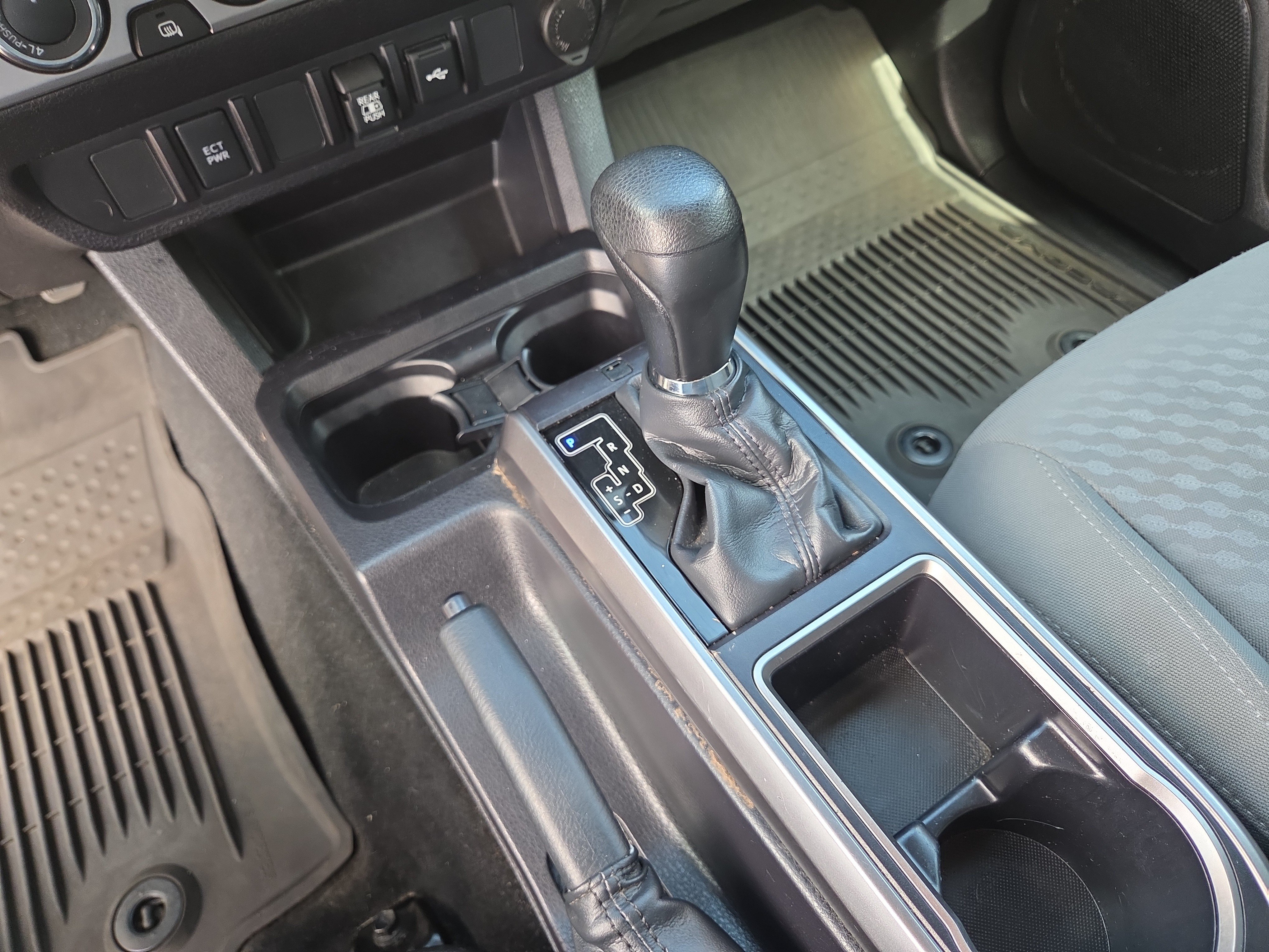 Certified 2023 Toyota Tacoma SR5 AWD/4WD image 24