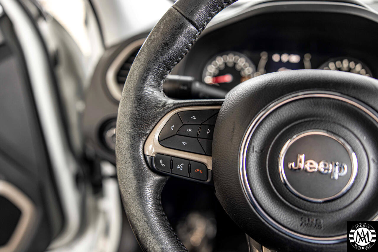 Used 2015 Jeep Renegade Latitude w/ Cold Weather Group II image 21