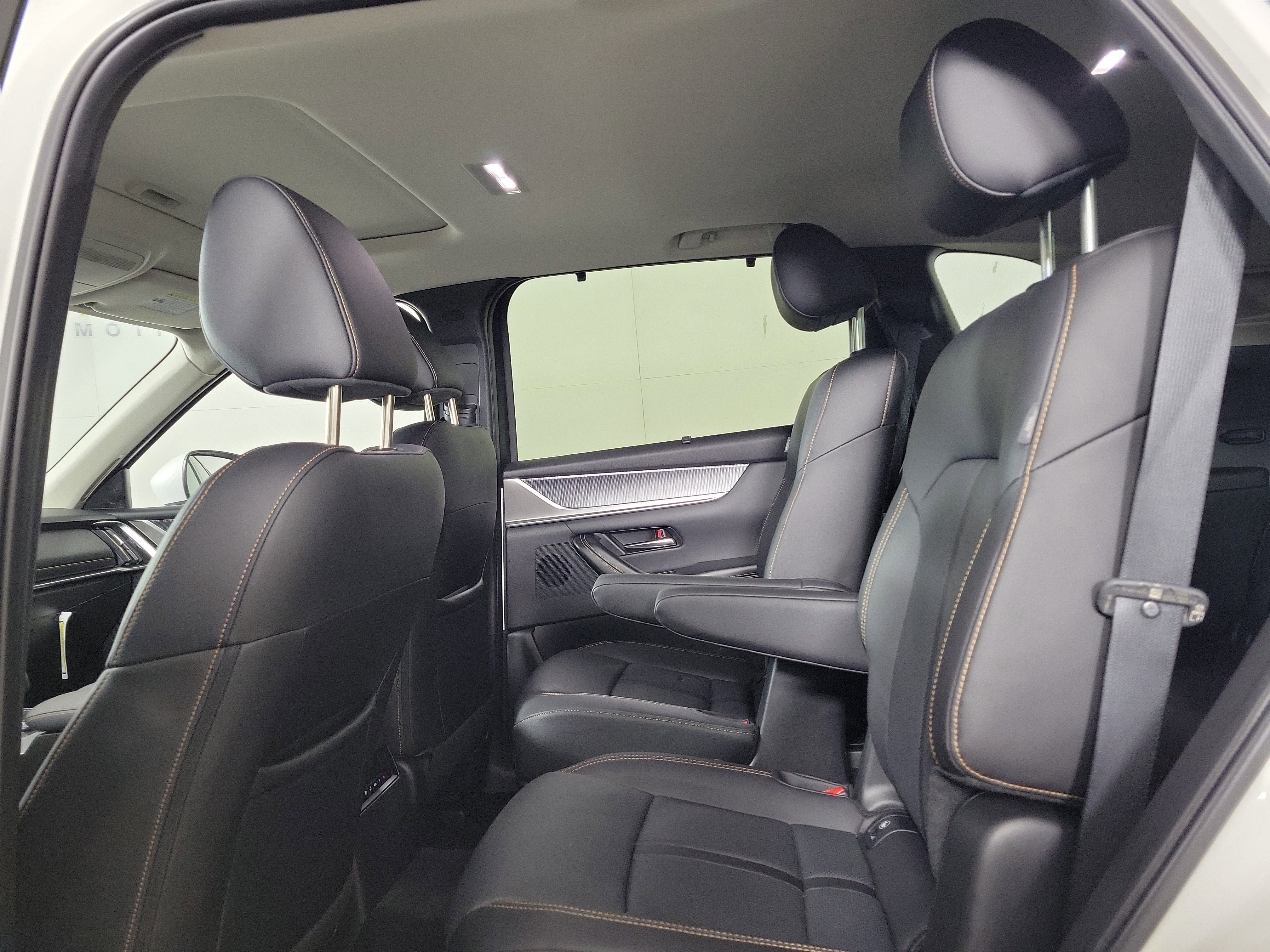 Certified 2025 MAZDA CX-90 Plug-In Hybrid w/ Preferred image 12