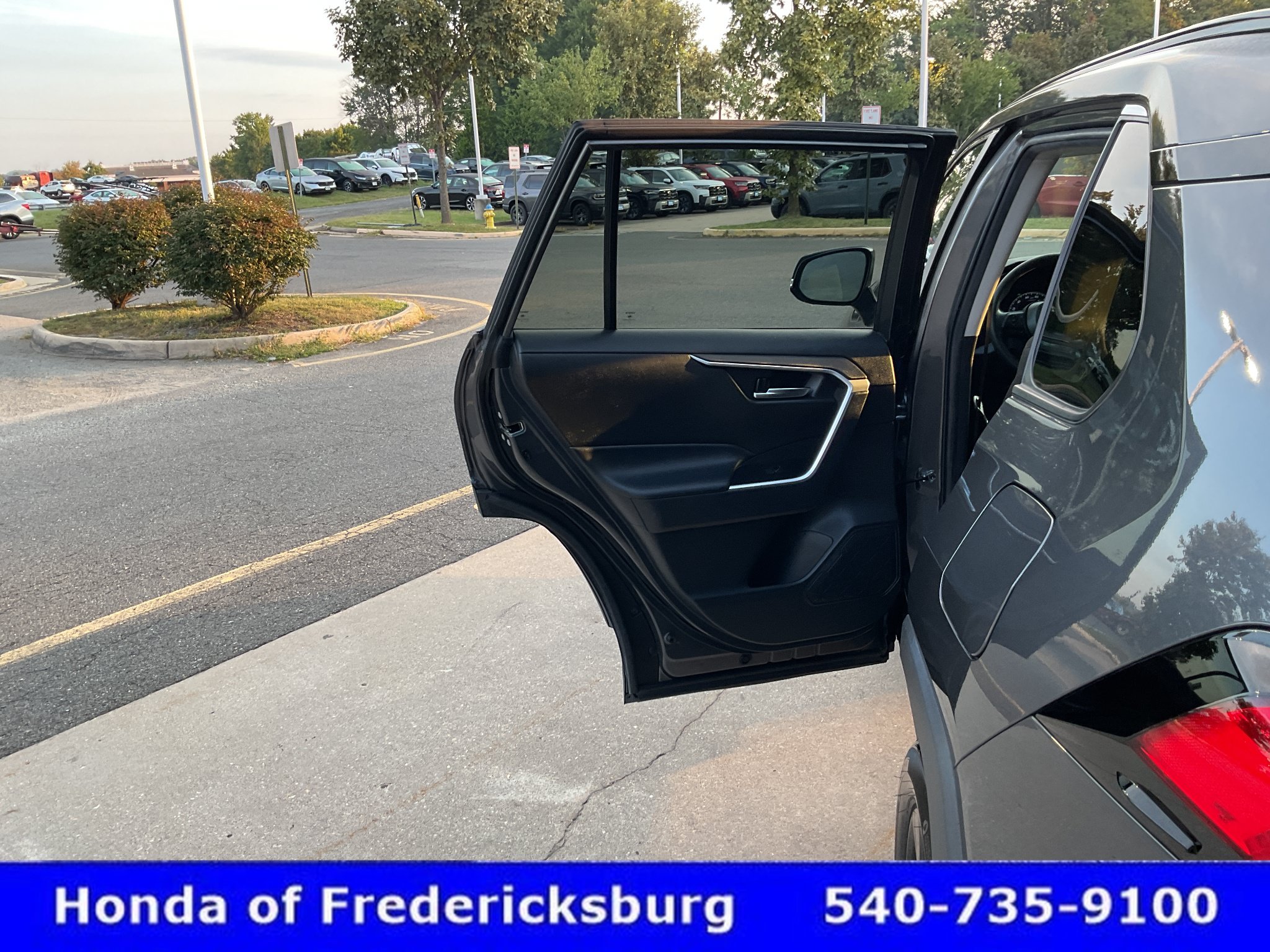 Used 2024 Toyota RAV4 XLE AWD/4WD image 16
