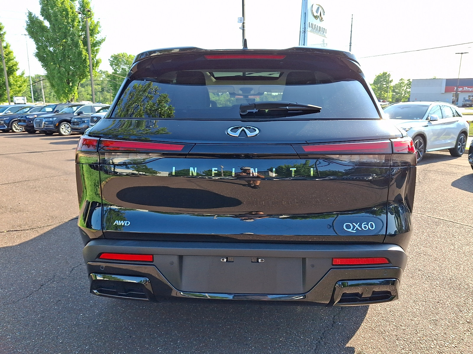 Certified 2023 INFINITI QX60 Luxe AWD/4WD image 5