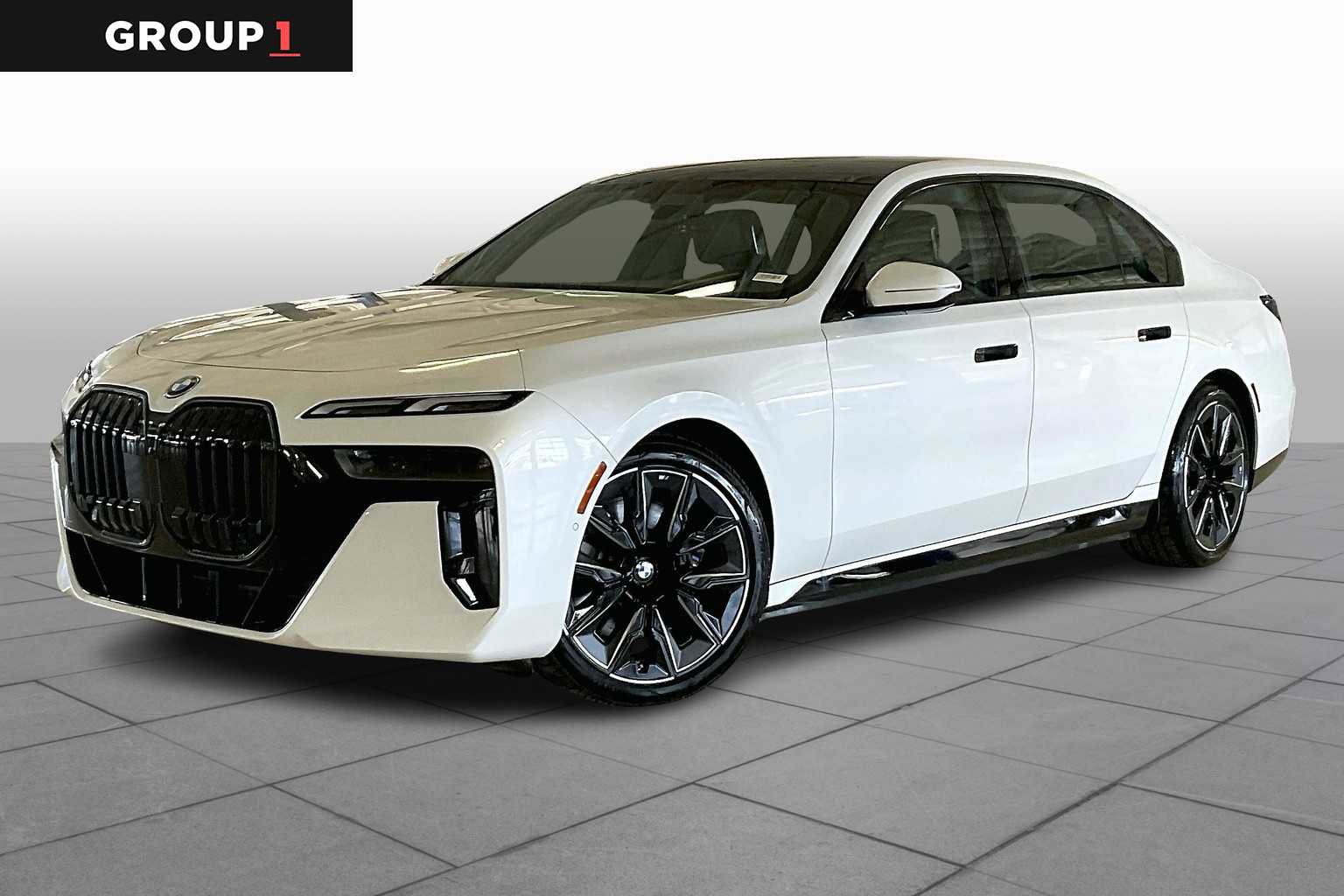 Used 2025 BMW i7 xDrive60 image 1